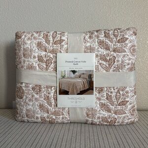 King Printed Cotton Voile Tonal Floral Quilt Ivory/ Camel - Threshold